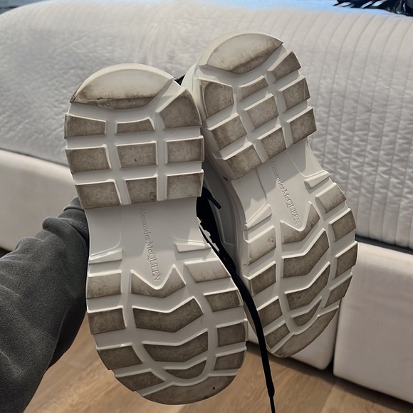 Alexander McQueen Tread Puffer Sneaker - Picture 5 of 8